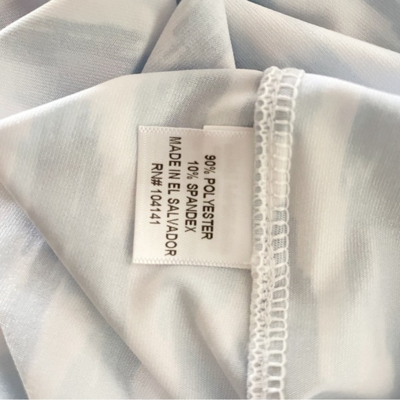 Lady Hagen Women’s Long Sleeve Quarter-zip UPF 50 Top. Size Medium. Blue Ikat - Picture 4 of 4